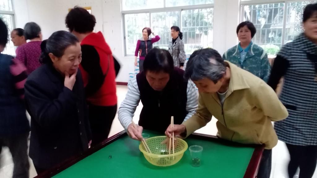 庆三八·同欢乐——我校举行离退休女教职工欢庆“三八妇女节”游园活动
