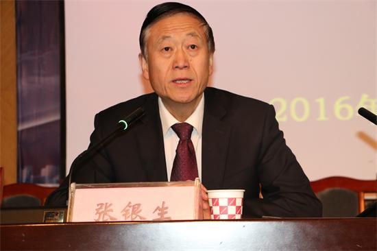 我校召开干部大会