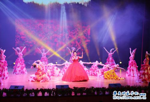 庆“三八”妇女节  展和谐新风貌