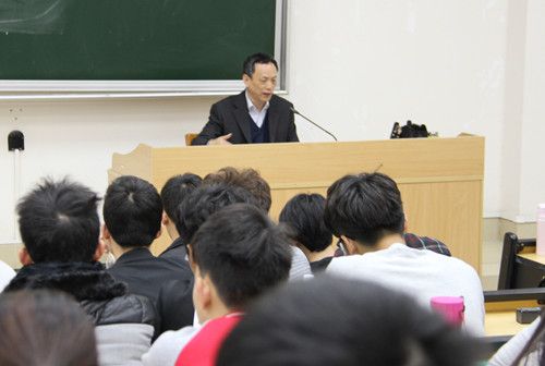 新学期思政第一课 校党委书记庾建设讲授“四个全面”