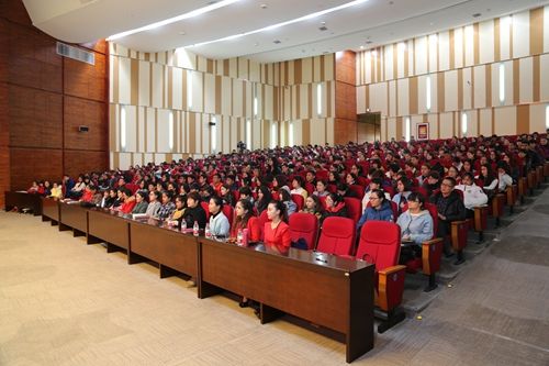 图新疆师范大学“民族团结进步年”推进活动——自治区第二届基层宣讲员走进我校