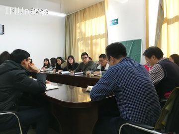 我校召开研究生兼职本科生辅导员座谈会