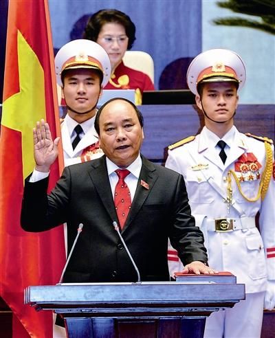 阮富仲连任越共中央总书记 阮春福当选总理