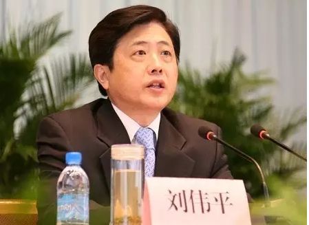 进出“三大院”高官，谁当上中纪委书记？