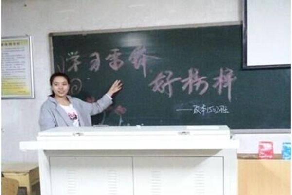 我院学子积极开展学雷锋系列活动之二