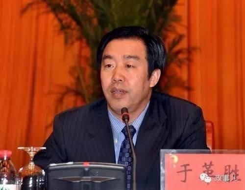 在副部级岗位上“超长待机”官员有人已待21年