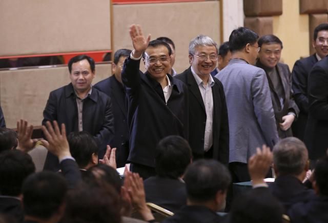 李克强简除烦苛 给学校更大办学自主权