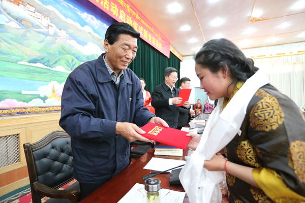 世界读书日自治区人大常委会副主任尼玛次仁出席西藏大学第21个世界读书日活动启动仪式并作重要讲话