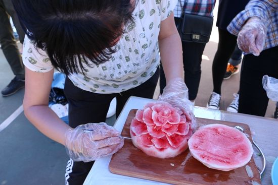 酿酒与食品工程学院举办水果拼盘大赛