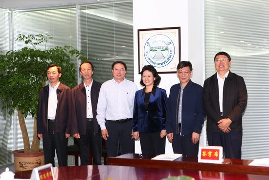 云南大学与玉溪市签署教育合作框架协议