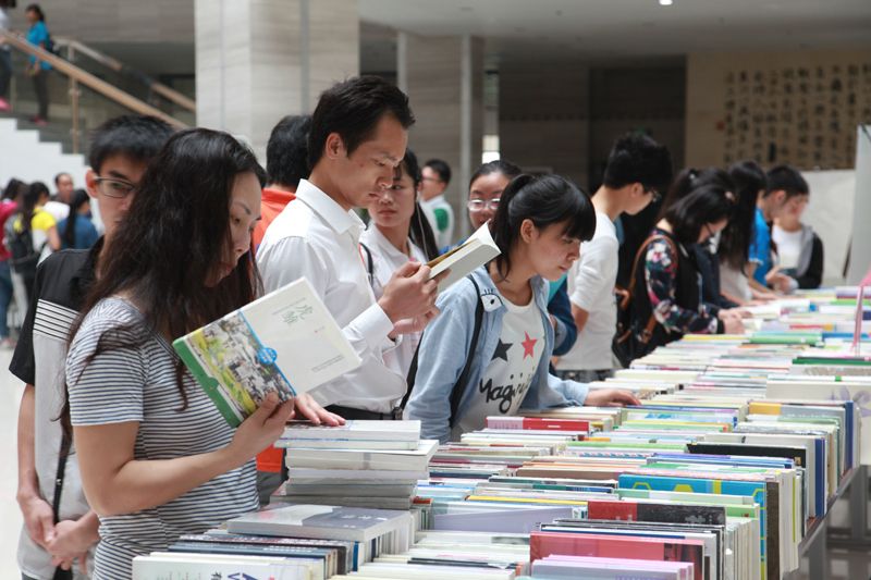 我校举行第十届大学生读书节启动仪式2016-04-25 101902 作者梁肖 朱燕河 来源 点击