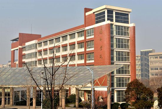 学院文化建设巡礼——经济学院独辟蹊路，等一树花开