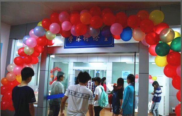 我校图书馆新装修的“学习讨论室”正式启用
