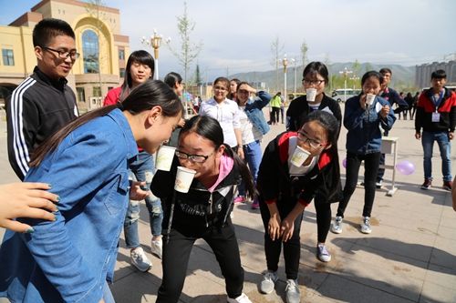 图我校第十届“大学生心理健康教育月”正式启动