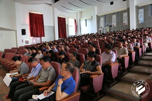 用心用力    抓细抓小