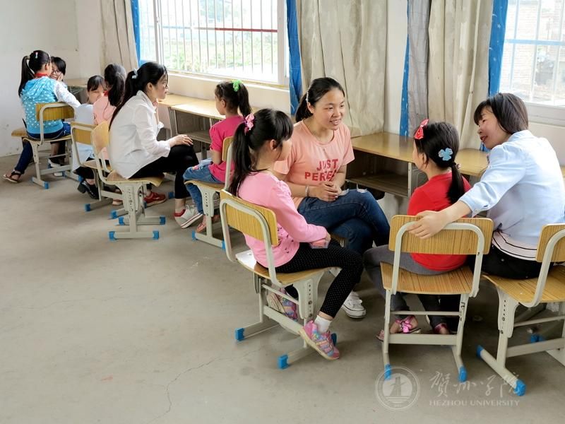 组织部统战部党支部和教育与音乐学院学生第五党支部联手开展志愿服务活动