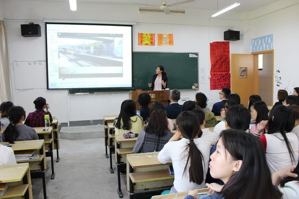 桑德兰大学代表来校进行留学宣讲