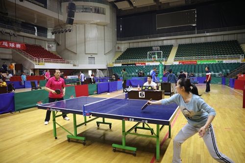 图我校举行2016年教职工乒乓球赛