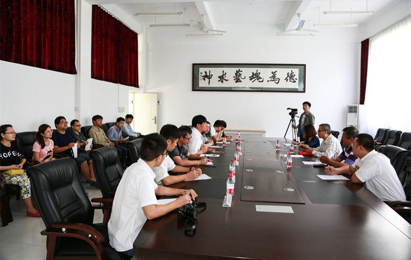 上海美影副厂长朱毓平应邀莅临我院开展学术交流和讲座
