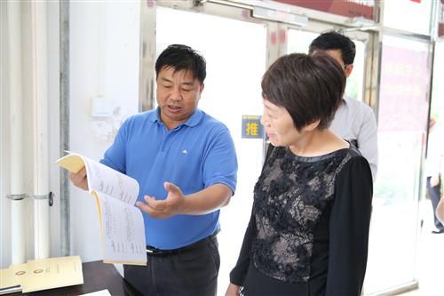 黄雁玲书记情系学生，深入学生宿舍，视察“党建进宿舍”情况