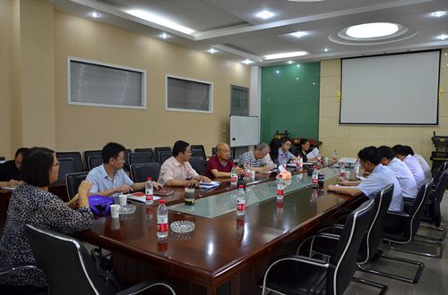 王亚杰书记参加经济管理学院会计学系党支部组织生活会