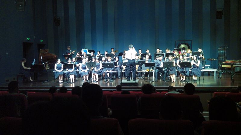师范学院现代乐团在玉兰大剧院举办“流光溢彩”专场音乐会