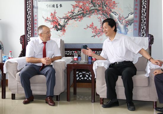 白俄罗斯国立体育大学客人访问我校