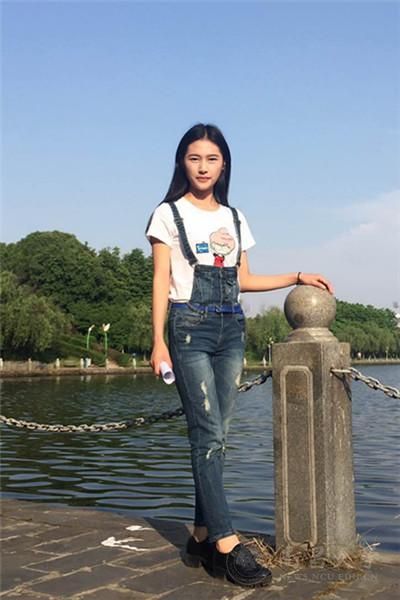 毕业心语心怀感恩，且行且歌