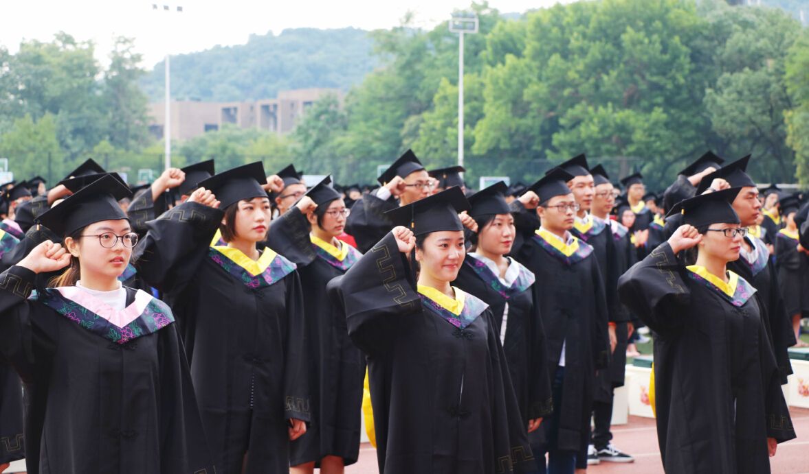 盛夏的礼赞湖南大学2016届本科生毕业典礼暨学位授予仪式举行