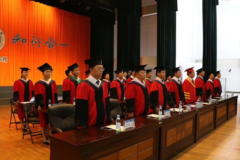 梦想·责任·善良 —— 2016届毕业典礼暨学位授予仪式隆重举行2016-06-23 155754 作者李薇 董小丹 来源玉师网 点击