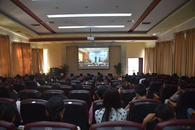 我院隆重举行2016届学生毕业典礼