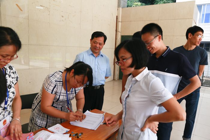 西乡塘区第三届人大代表广西师范学院选区投票选举工作顺利开展