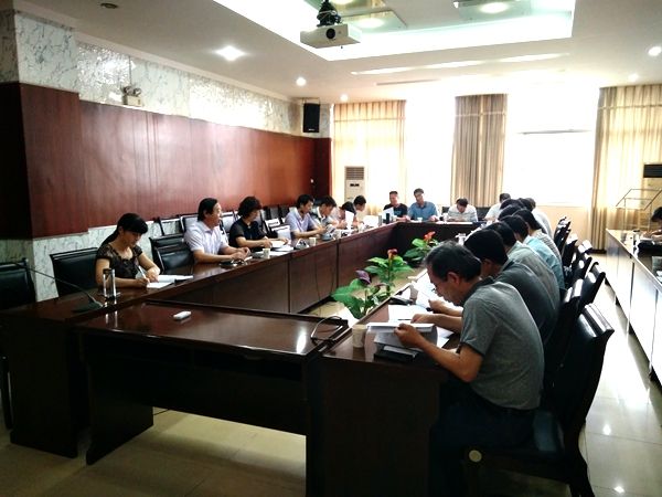 图文我校召开教学资料专项检查情况通报及整改工作布置会