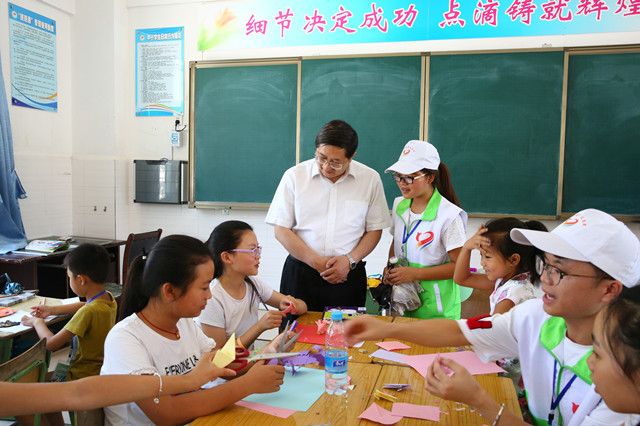 学校领导赴平武看望慰问我校大学生暑期社会实践团队