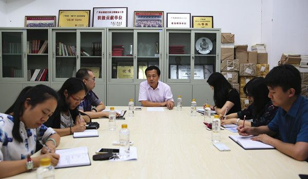 张强宣传工作者要敢于当“两学一做”排头兵