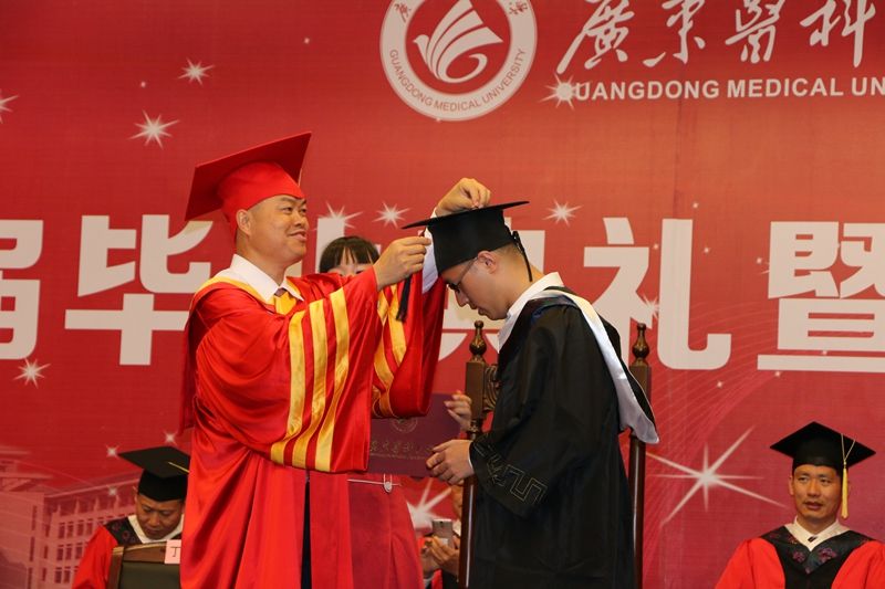 梦启广东医·毕业季我校举行首场毕业典礼 迎来更名后首届毕业生
