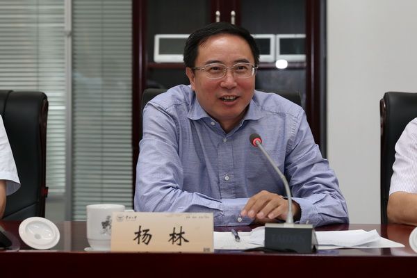 南京大学党委书记张异宾一行到云大访问