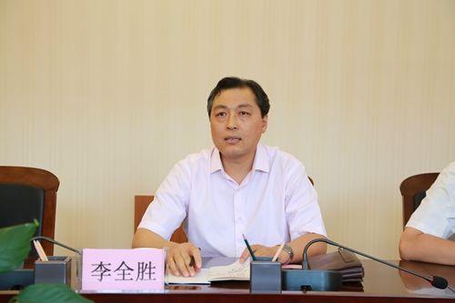 图自治区教育工委书记、教育厅党组书记梁超一行督导调研我校开展民族团结进步年工作情况