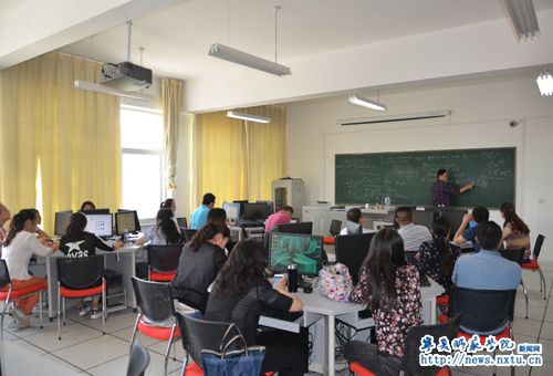 武汉大学杜金元教授、澳门大学钱涛教授来我校讲学