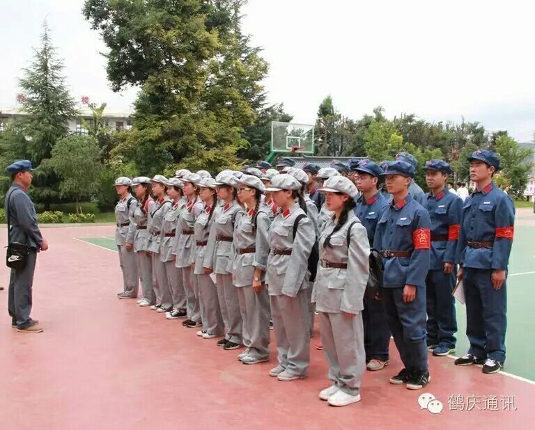 鹤庆县委领导出席艺术学院实践团松桂镇工作会议