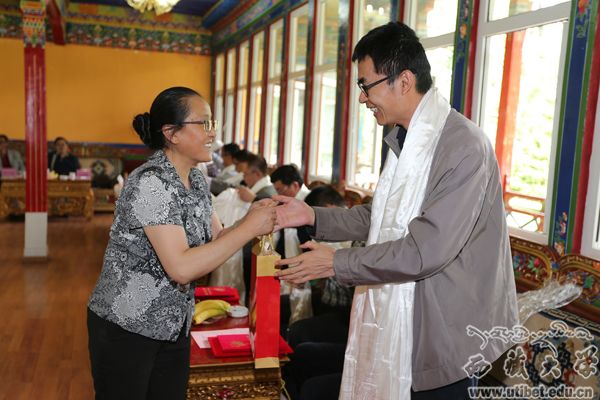 对口支援学校召开中组部 教育部第七批援藏干部欢送会