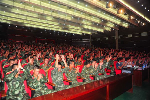 拳拳爱民心 浓浓拥军情 学校举办“庆八一”暨慰问武警8690部队文艺汇演