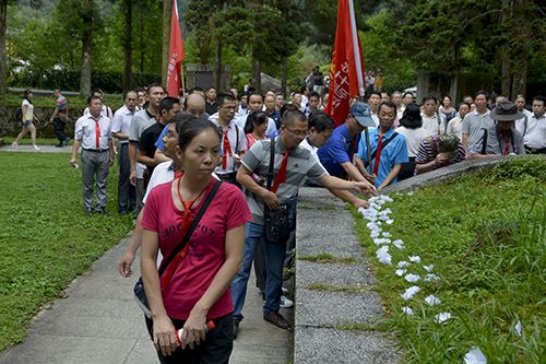 我校第十期中层领导干部培训班圆满落幕