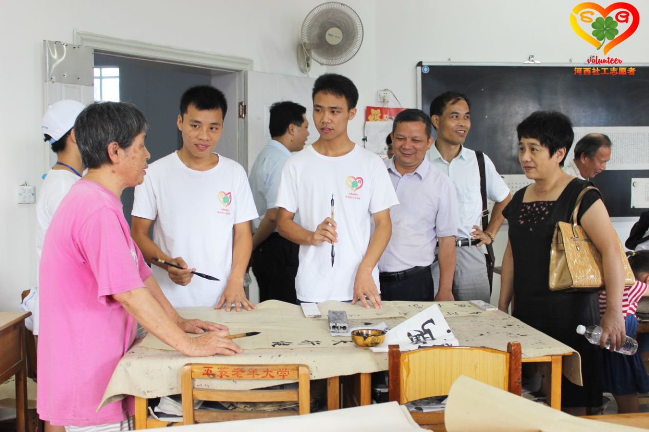 覃萍副书记走访河西社工大学生社会实践基地