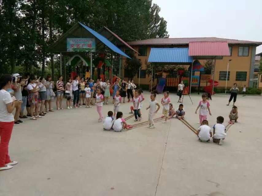 国培计划置换研修幼教班学员赴通许县小豆豆幼儿园观摩学习