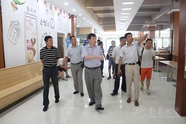 胡永新检查新学期开学准备工作
