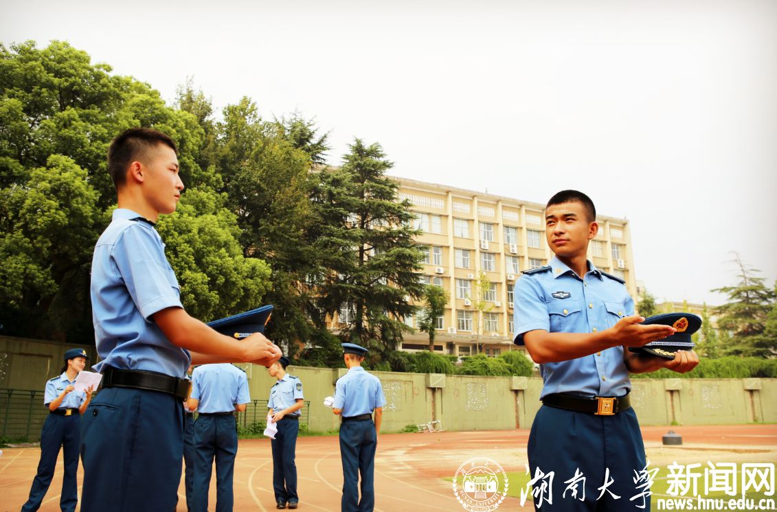 百余名国防生复训 备战2016级本科生军训图文