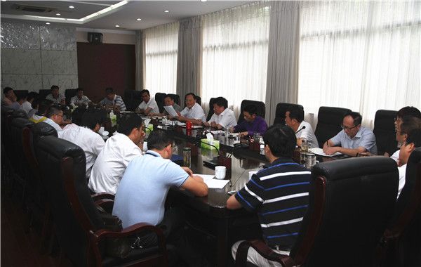 图文校党委中心组召开2016年第九次学习扩大会