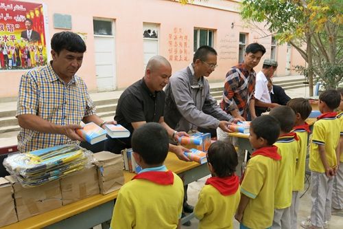 图新疆师范大学“访民情 惠民生 聚民心”系列活动简报第166期