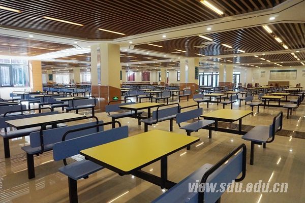 饮食中心保障青岛校区食堂开业迎新